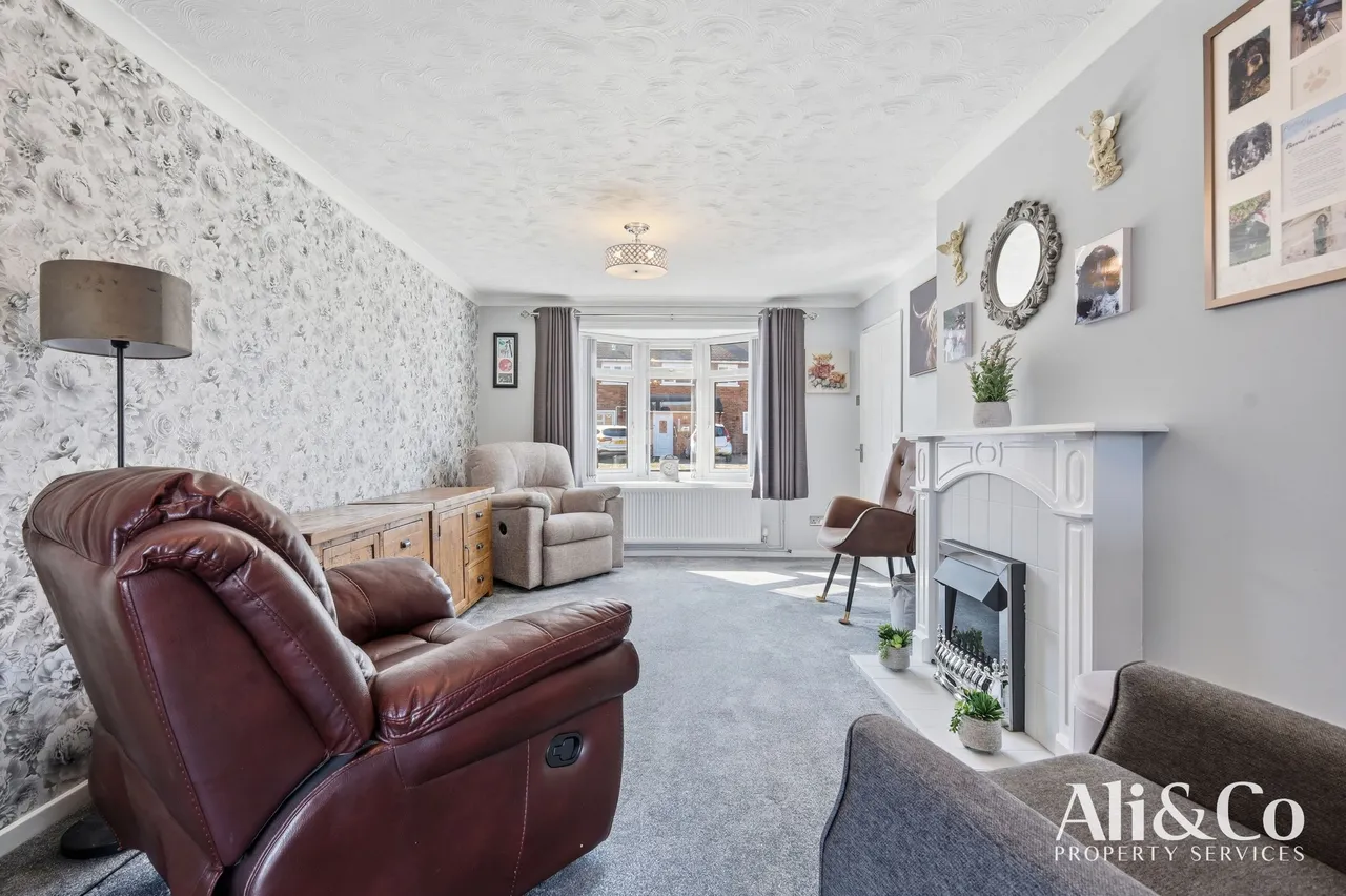 Gourney Grove, Grays, Essex, RM16 2DH, photo 3