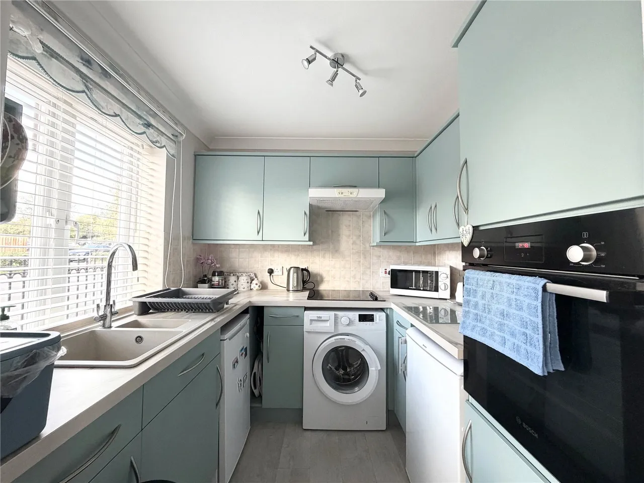 Gwenllian Morgan Court, Heol Gouesnou, LD3, photo 5