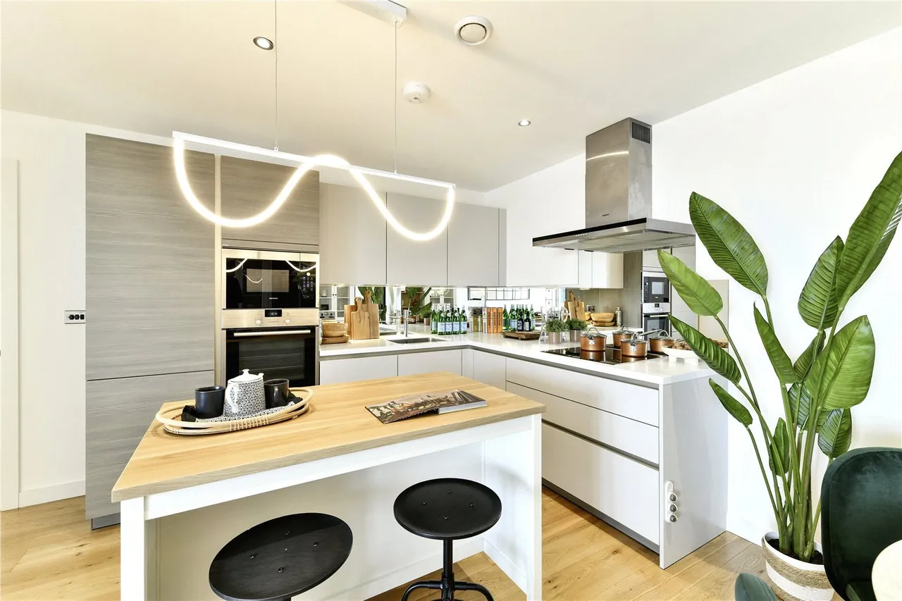 2 bed flat for sale, Glenthorne Road, London, W6