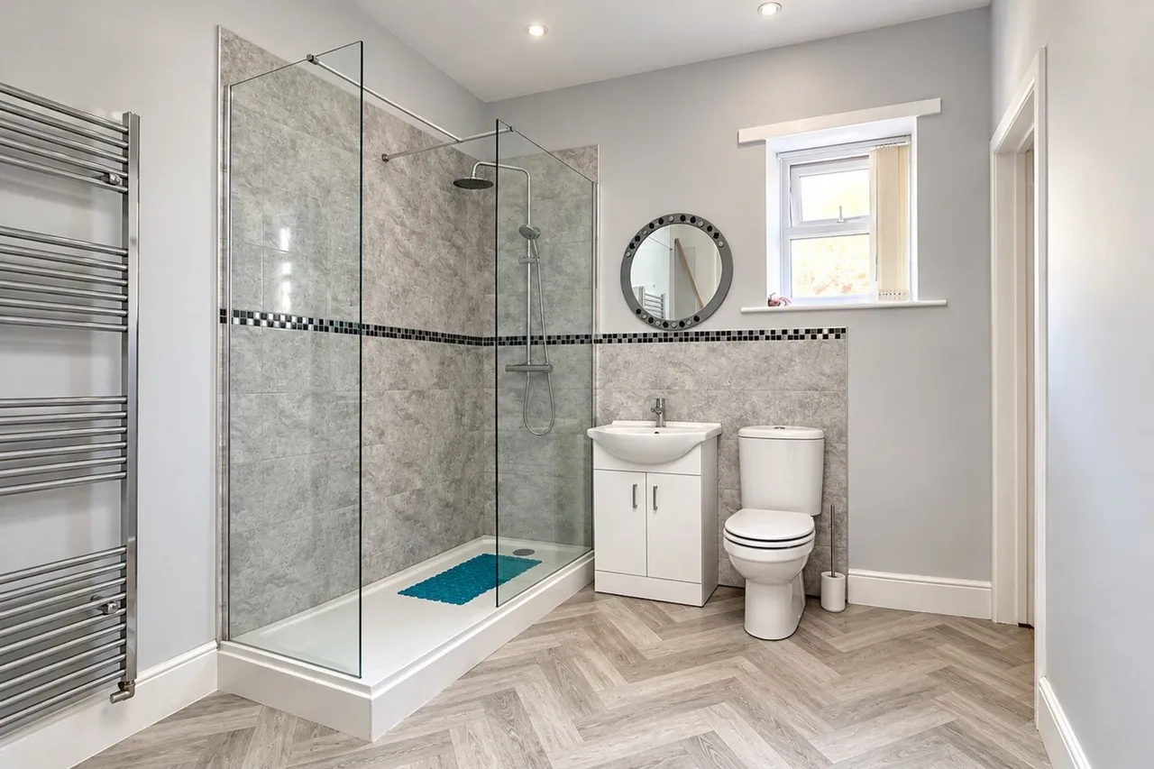 Glossop Road, Glossop, photo 13