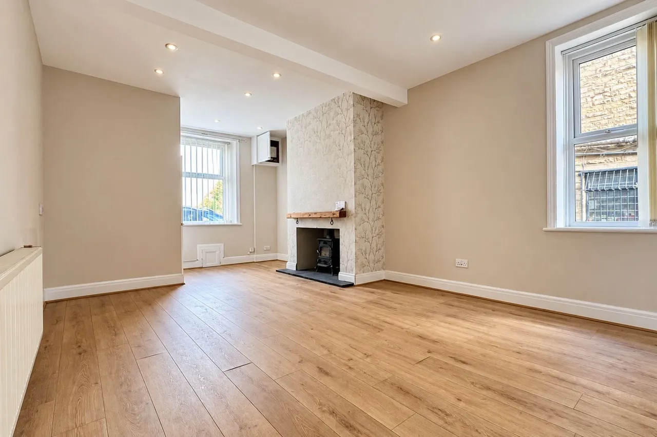 Glossop Road, Glossop, photo 2