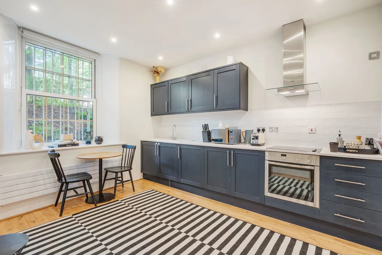 1 bed flat to rent, Hyde Park Place, London, W2