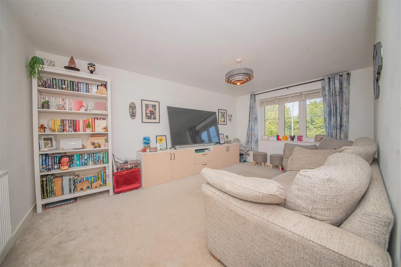 Holloway Mews, Fair Oak, Eastleigh, SO50 7HW, photo 3