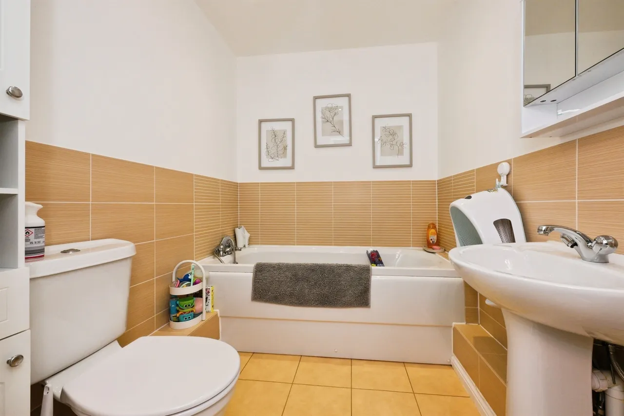 Waterfall Close, Hoddesdon, EN11, photo 13