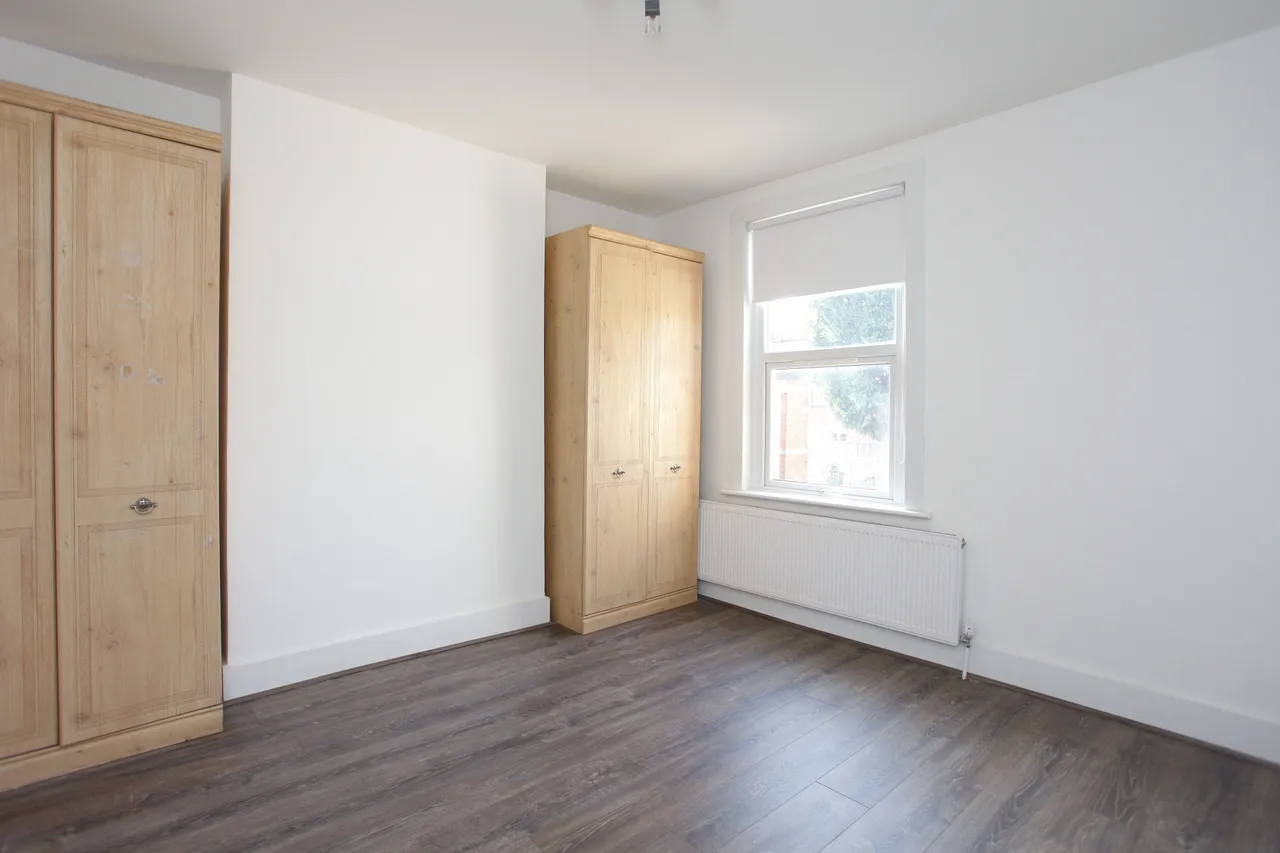 London, NW4, photo 4
