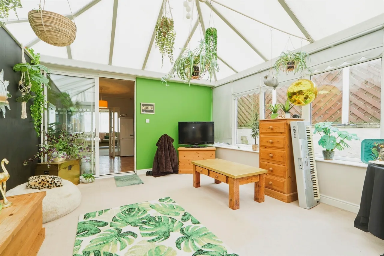 Whitehall Road, Leeds, LS12, photo 9