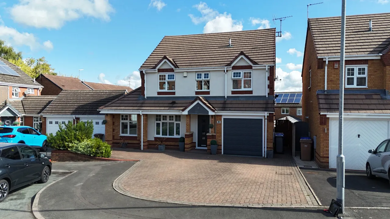 4 bed house for sale, King Charles Close, Stoke-On-Trent, ST3