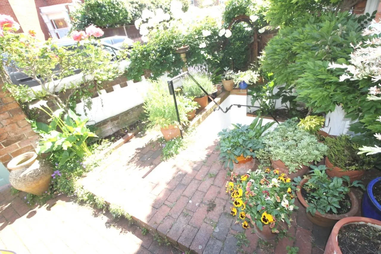 Bembridge Crescent, Southsea, PO4, photo 10