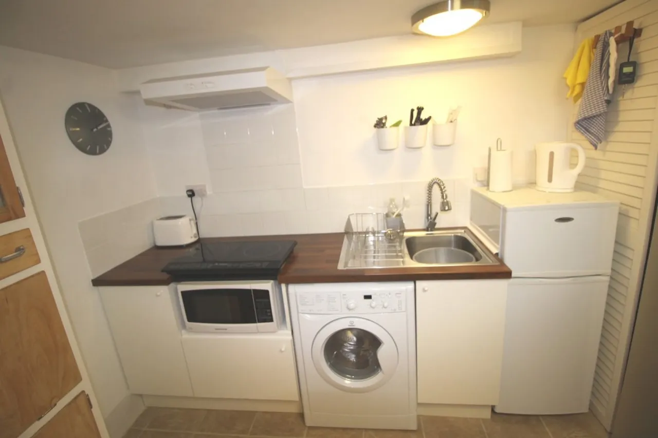 Bembridge Crescent, Southsea, PO4, photo 7