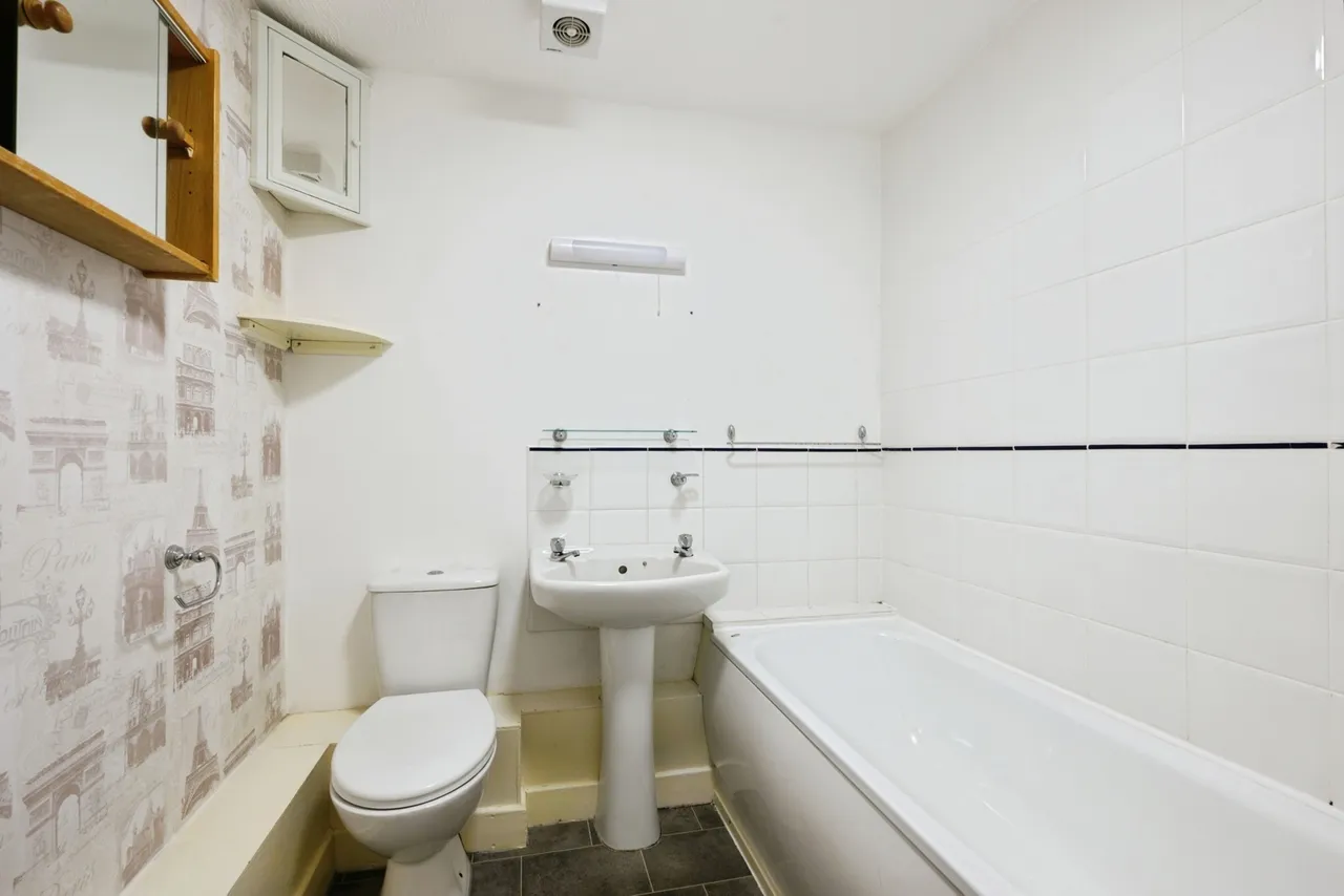 Aspen Vale, Whyteleafe, Surrey, CR3, photo 5