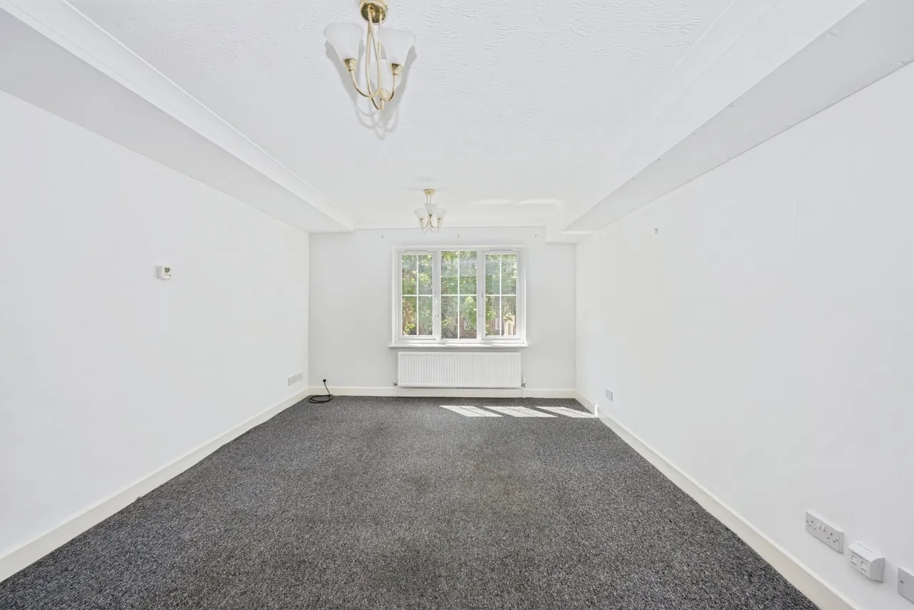 Aspen Vale, Whyteleafe, Surrey, CR3, photo 2