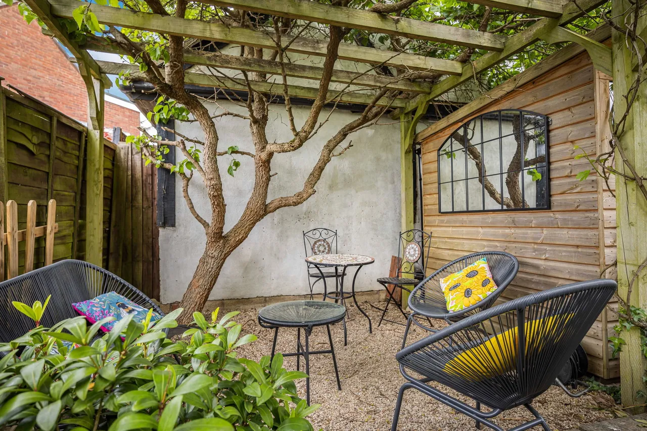 Evesham Road, Bishops Cleeve, GL52, photo 15