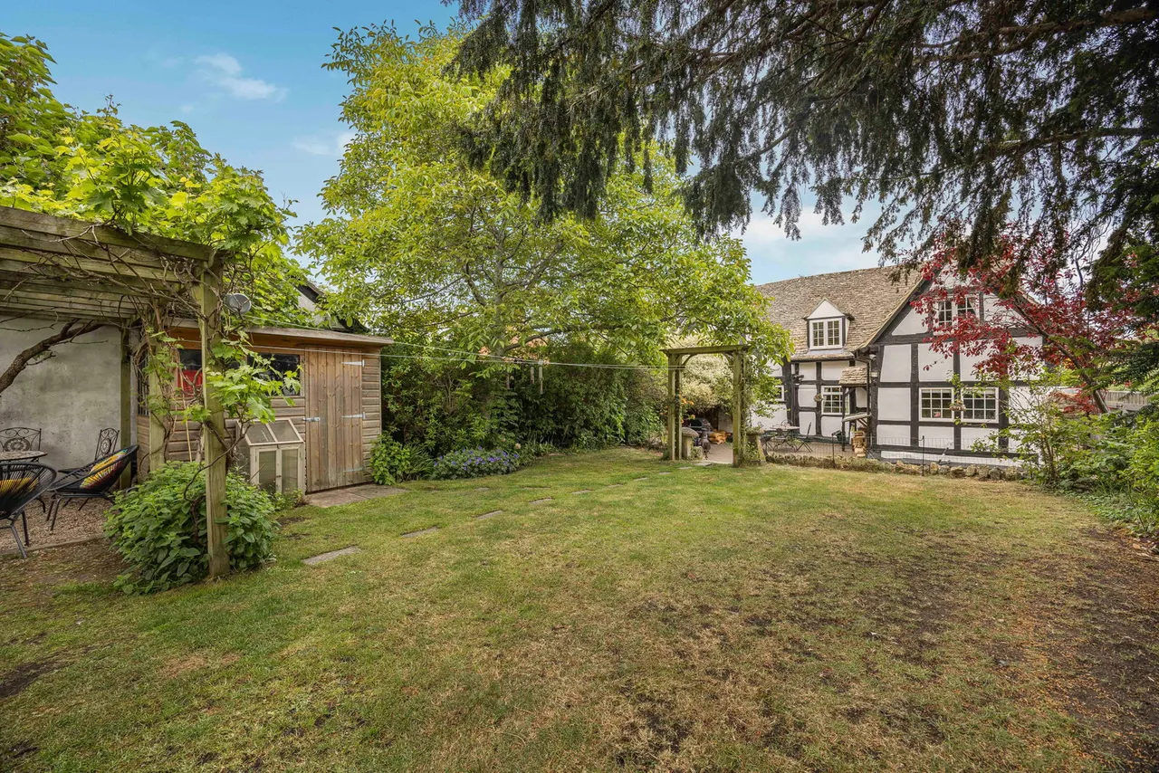 Evesham Road, Bishops Cleeve, GL52, photo 16