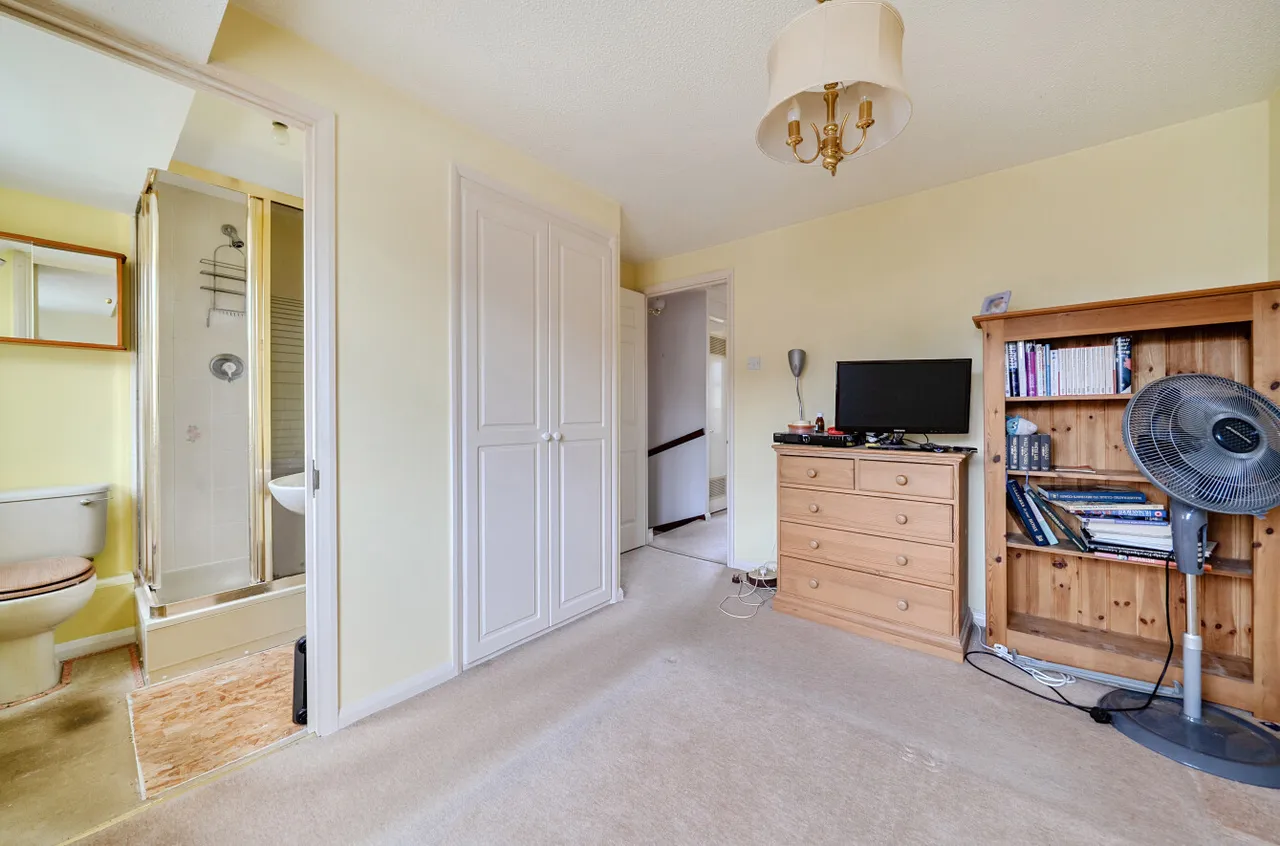Bergenia Court, West End, GU24, photo 8
