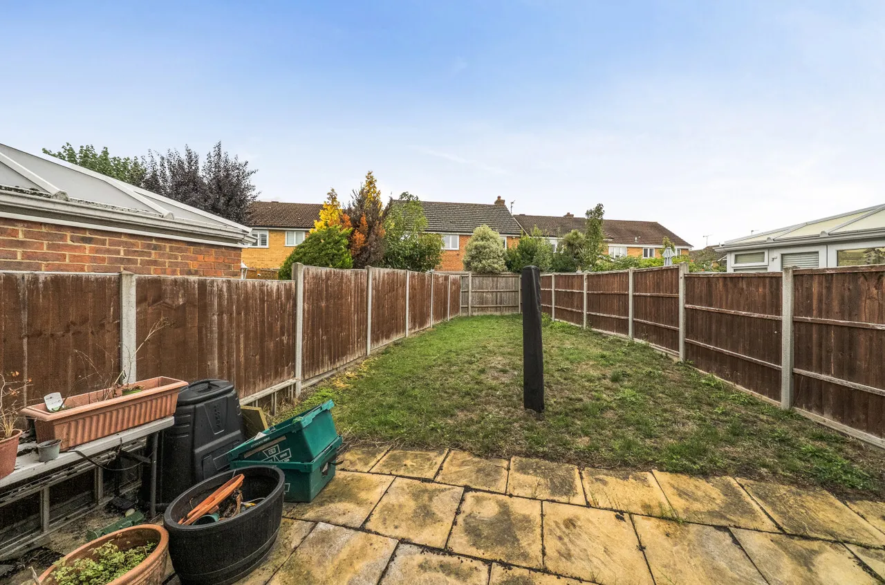 Bergenia Court, West End, GU24, photo 11
