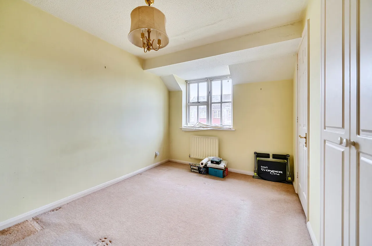 Bergenia Court, West End, GU24, photo 9