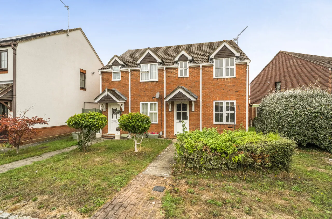 Bergenia Court, West End, GU24, photo 13