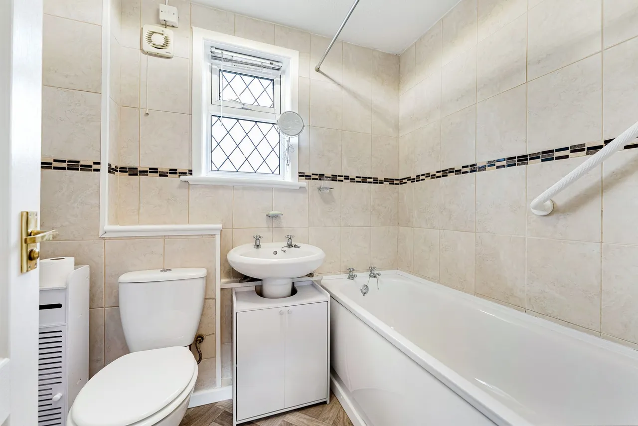 Grizedale, Widnes, Widnes, WA8 4YG, photo 16