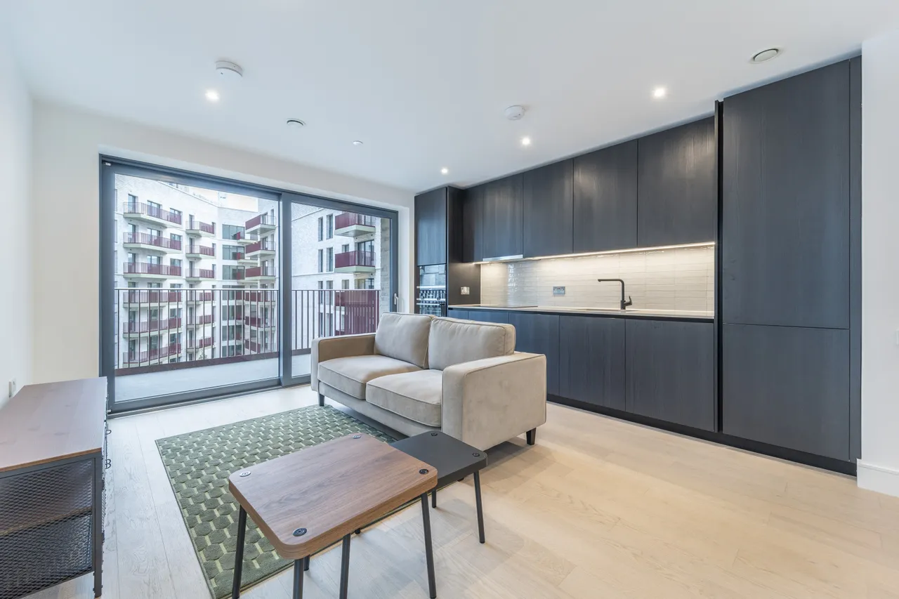 2 bed flat for sale, Heygate Street, London, SE17