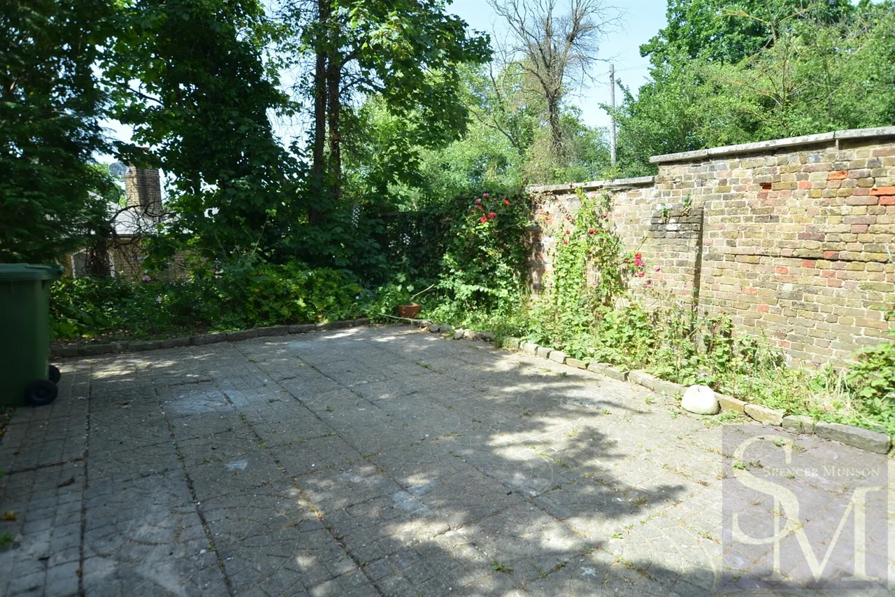 Vicarage Lane, Chigwell, IG7, photo 13