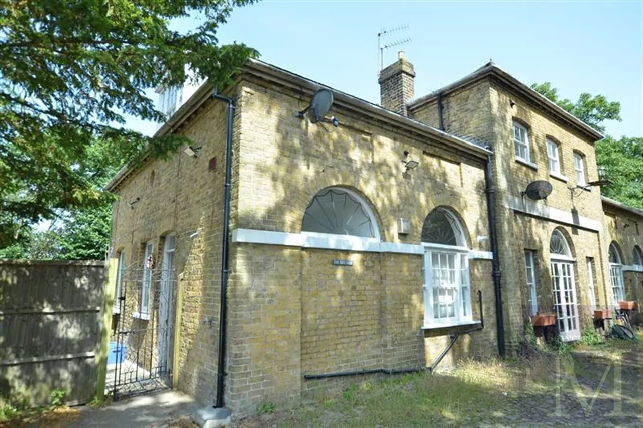 3 bed house to rent, Vicarage Lane, Chigwell, IG7