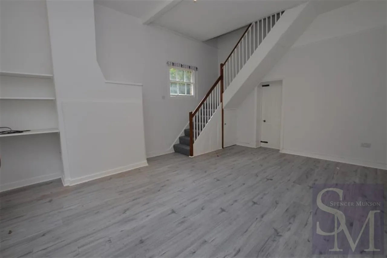 Vicarage Lane, Chigwell, IG7, photo 2