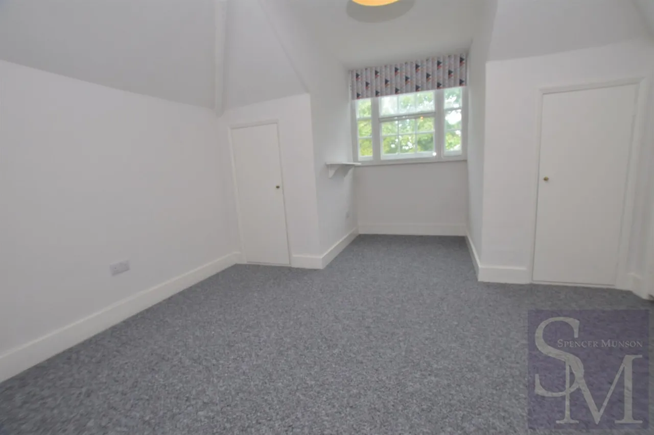 Vicarage Lane, Chigwell, IG7, photo 11