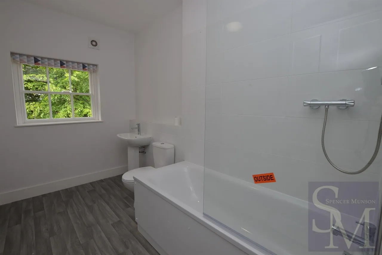 Vicarage Lane, Chigwell, IG7, photo 12