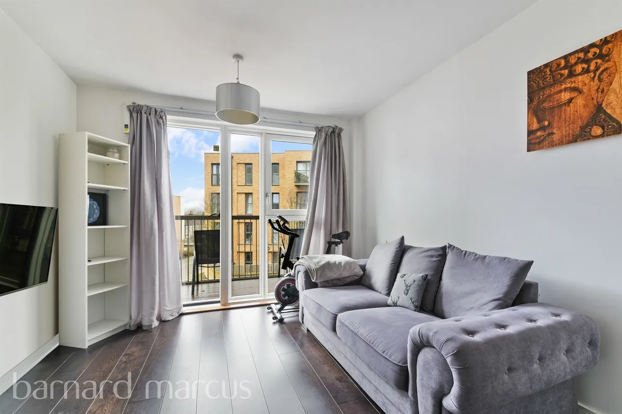 2 bed flat for sale — Cabot Close, Croydon