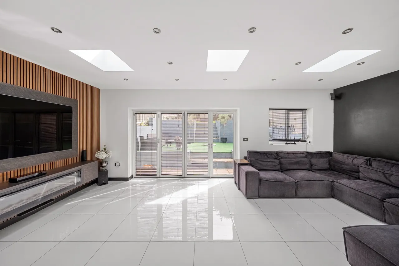 Brownspring Drive, London, SE9, photo 3