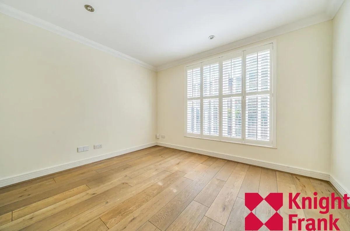 Holloway Drive, Virginia Water, GU25, photo 11