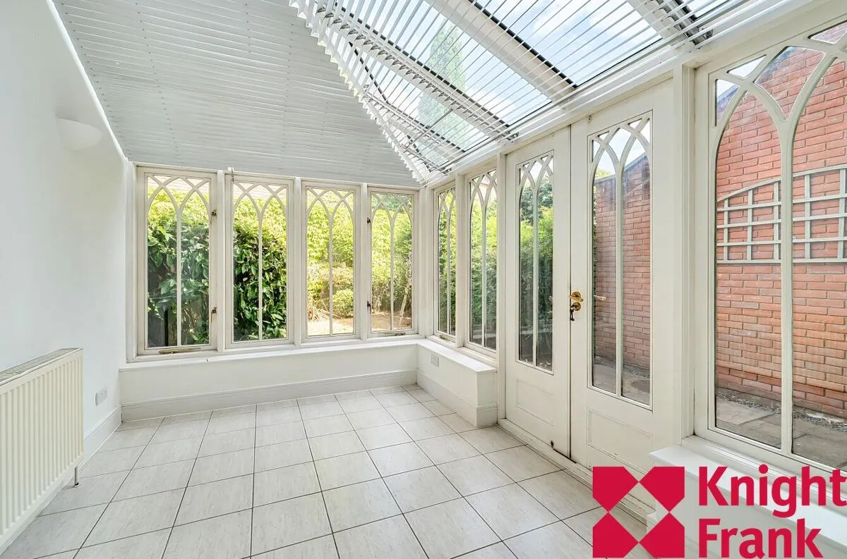 Holloway Drive, Virginia Water, GU25, photo 3