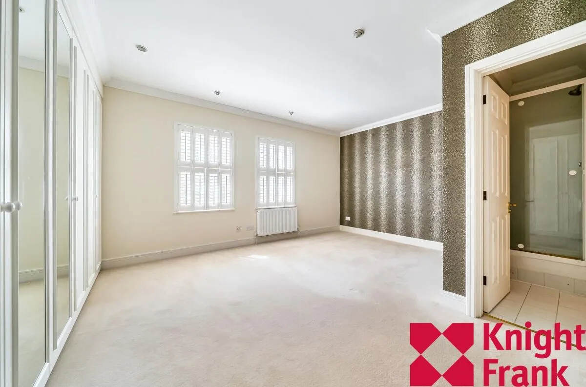 Holloway Drive, Virginia Water, GU25, photo 10
