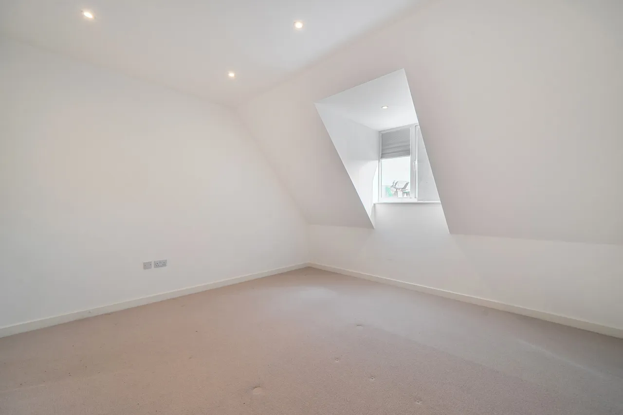 Harefield Road, UB8, photo 10