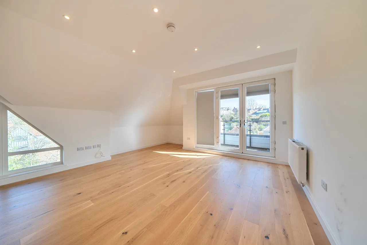 Harefield Road, UB8, photo 2