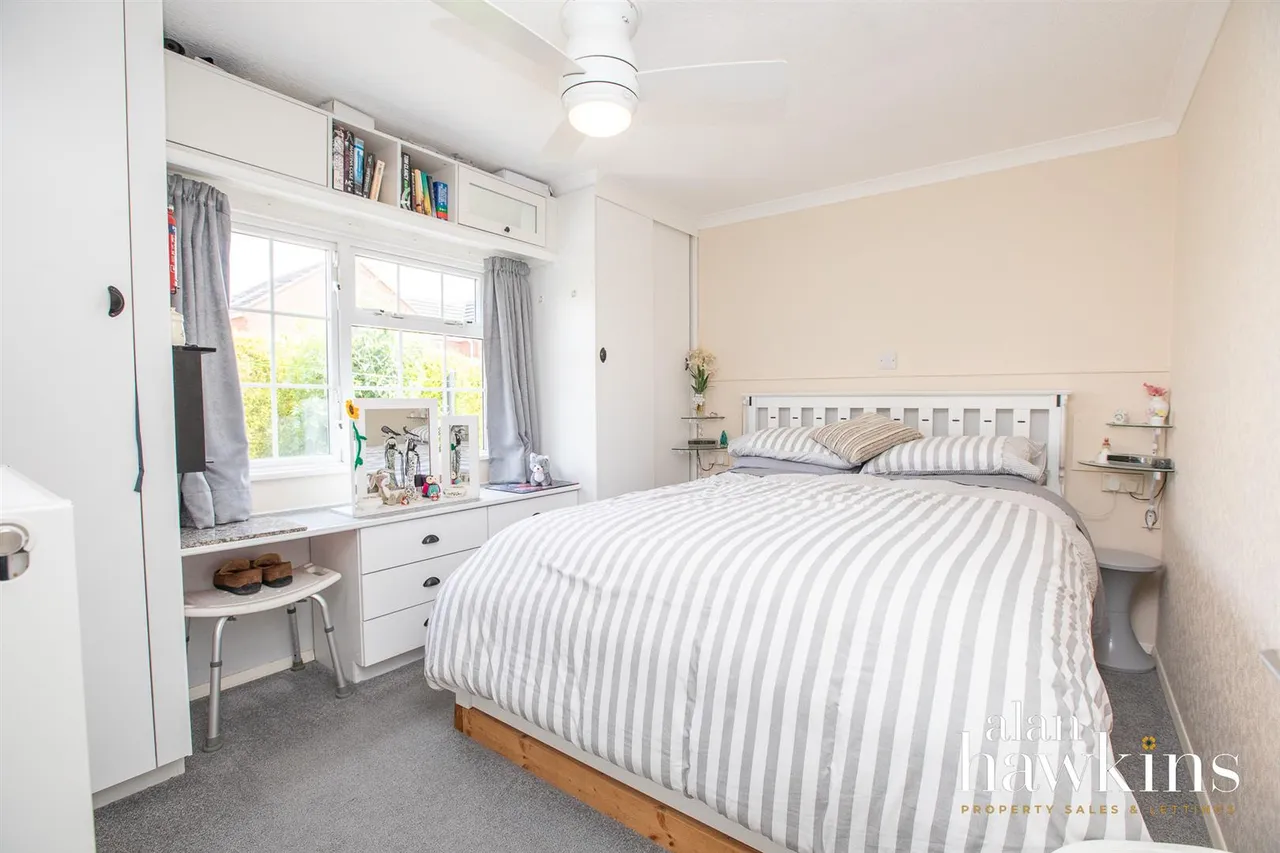 Lillybrook Estate, Lyneham, photo 9