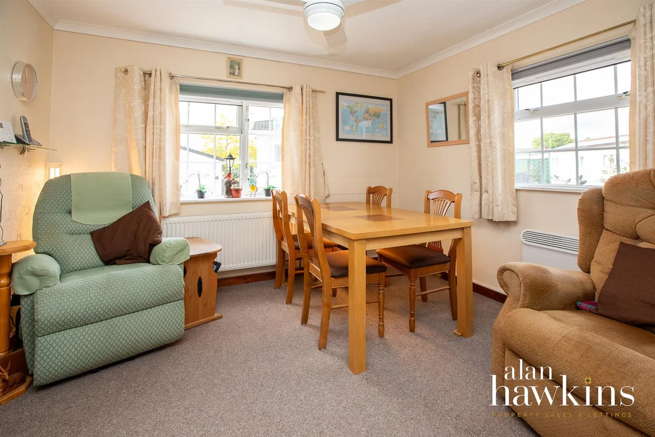 Lillybrook Estate, Lyneham, photo 3