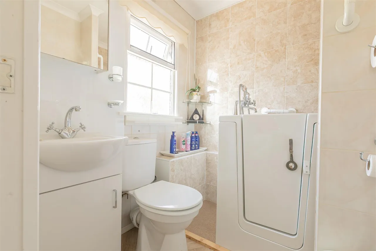 Lillybrook Estate, Lyneham, photo 8