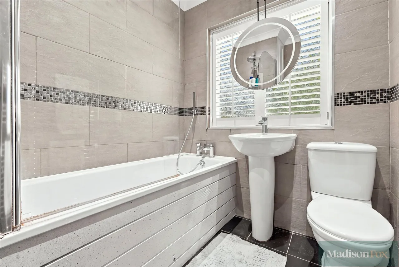 Buxton Close, Woodford Green, IG8, photo 17