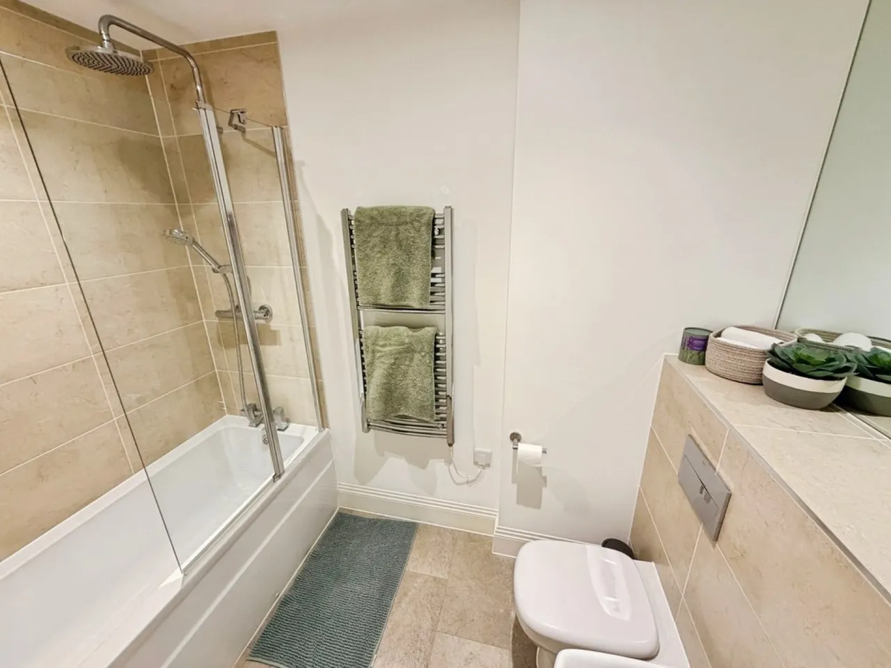 Chapel Gate, RG21, photo 6