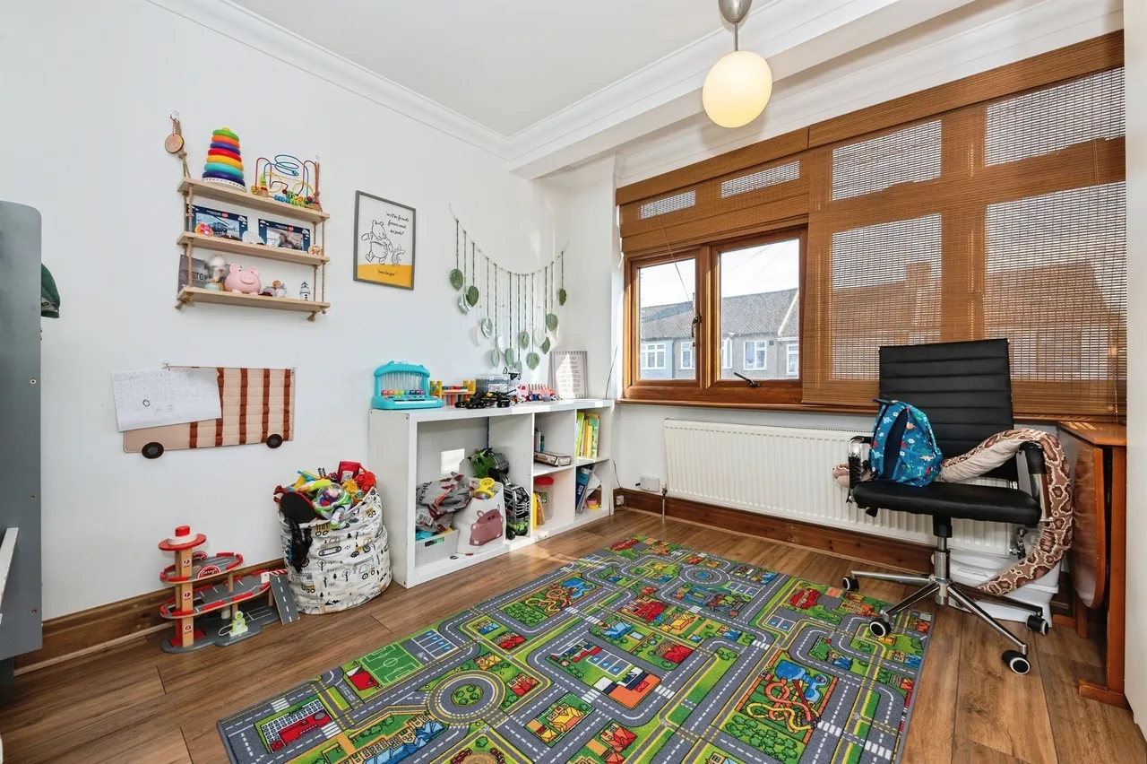 Grovelands Way, Grays, RM17, photo 10