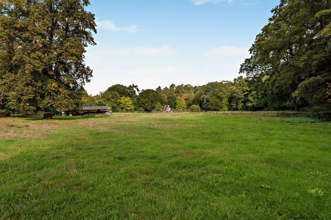 Thursley Road, Churt, GU10, photo 10
