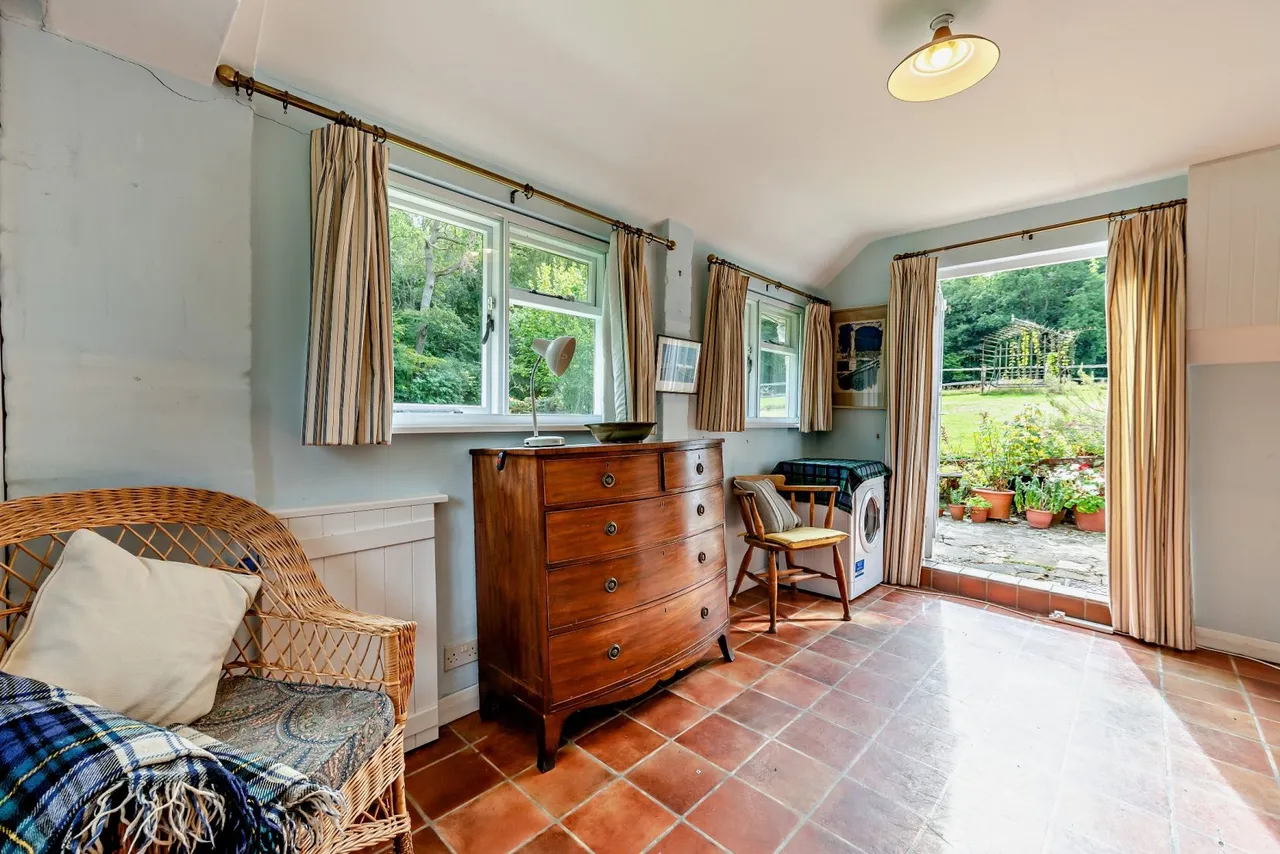 Thursley Road, Churt, GU10, photo 11