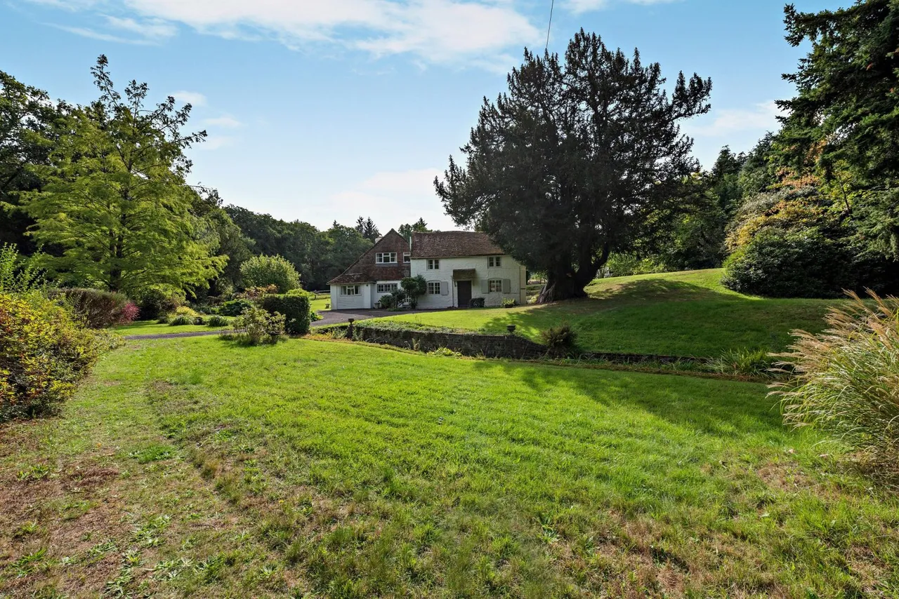 Thursley Road, Churt, GU10, photo 18