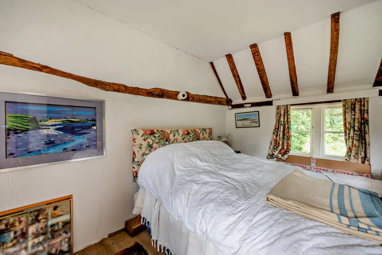 Thursley Road, Churt, GU10, photo 12