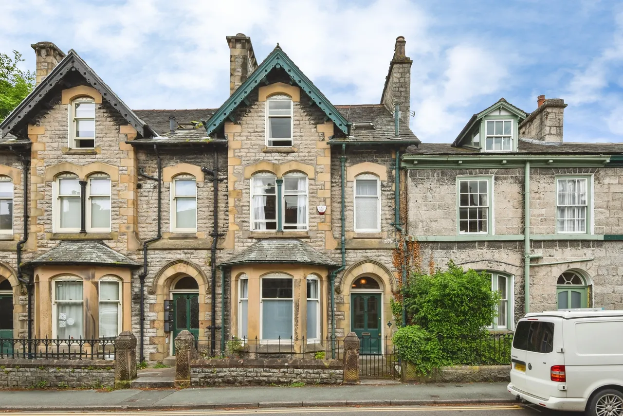 4 bed house for sale, Burneside Road, Kendal, LA9