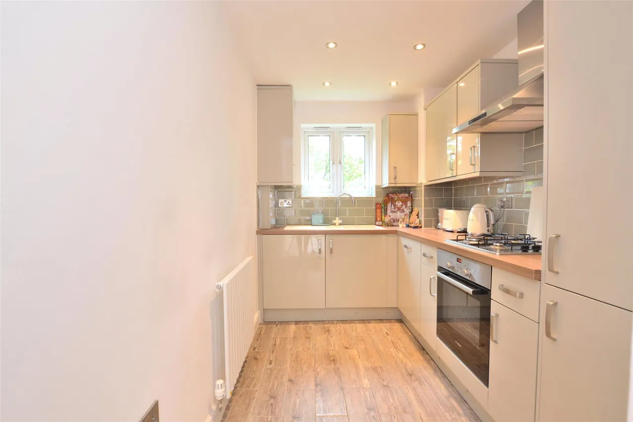Heaton Court, 14 Denham Road, N20 0EE, photo 2