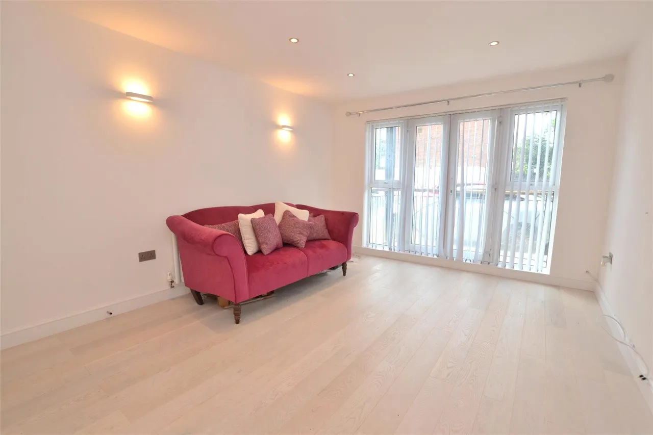 Heaton Court, 14 Denham Road, N20 0EE, photo 5