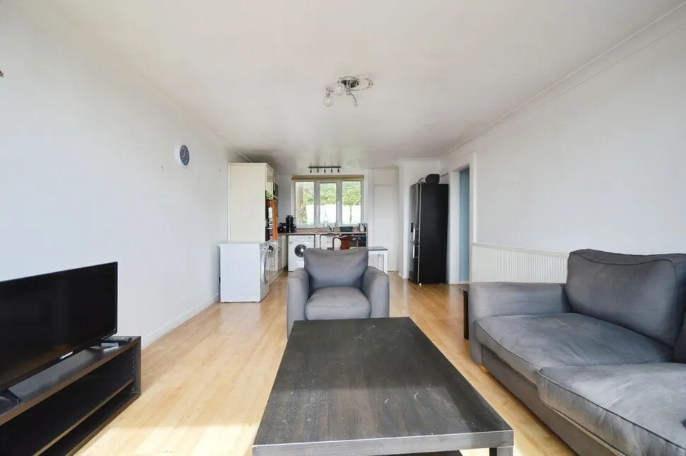 Humber Crescent, Rochester, Kent, ME2, photo 11