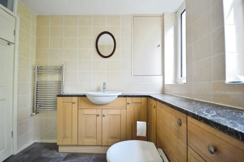 Humber Crescent, Rochester, Kent, ME2, photo 6